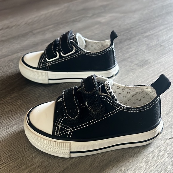 WeeStep like-new toddler shoes, EUC - Picture 3 of 6